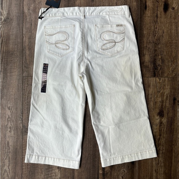 NEW Seven7 Premium Denim Cropped Jeans White Women's Size 16 - Picture 4 of 14
